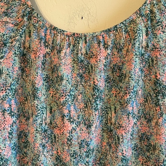 Ava & Viv Scoop Neck Balloon Sleeve Muted Green and Pink Floral Blouse Sz 2X - Picture 8 of 11